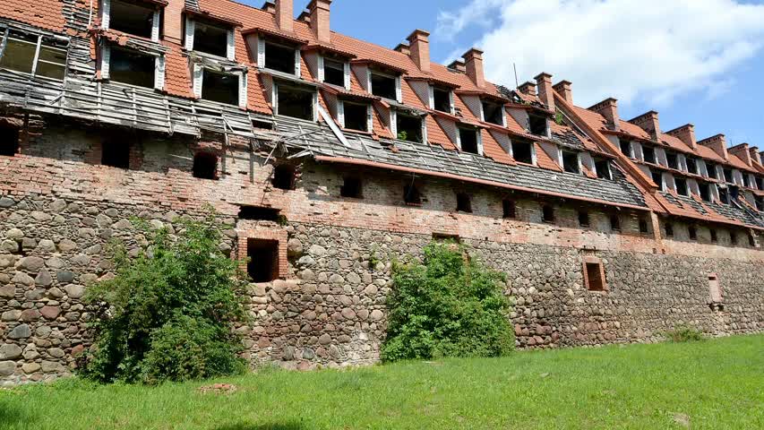 Фото - Заброшенный немецкий замок в России продали с третьей попытки